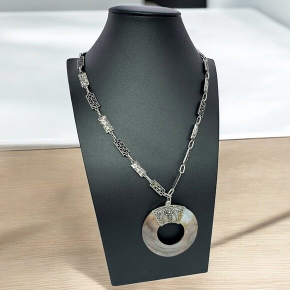 Silver Tone Cream and Brown Donut Shape Mother of Pearl Pendant Necklace *read* - Picture 2 of 10